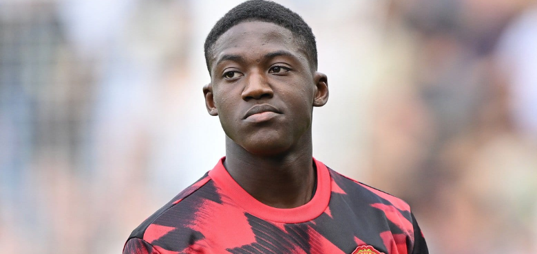 Mainoo Requests Loan Move as Manchester United Block Exit