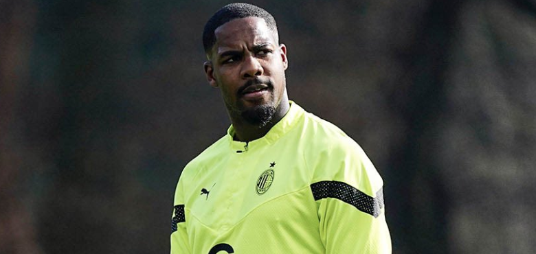 Manchester United Eye Mike Maignan