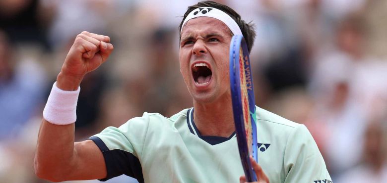 Altmaier Seeks Big Win Over Sinner in Shanghai Clash