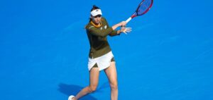 Elena Rybakina Defeats Leylah Fernandez to Move One Win Away from WTA Finals Spot